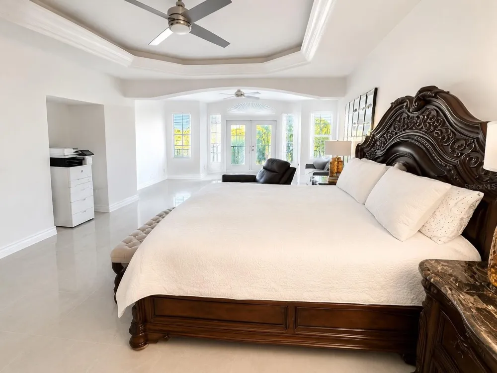 452 BATH CLUB BOULEVARD North Redington Beach, FL 33708