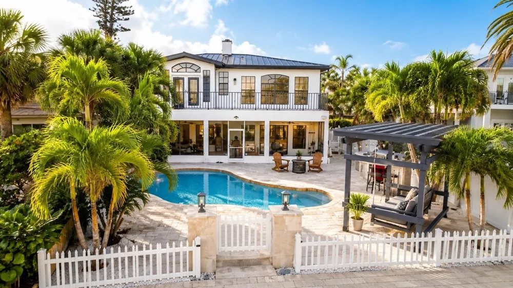 452 BATH CLUB BOULEVARD North Redington Beach, FL 33708