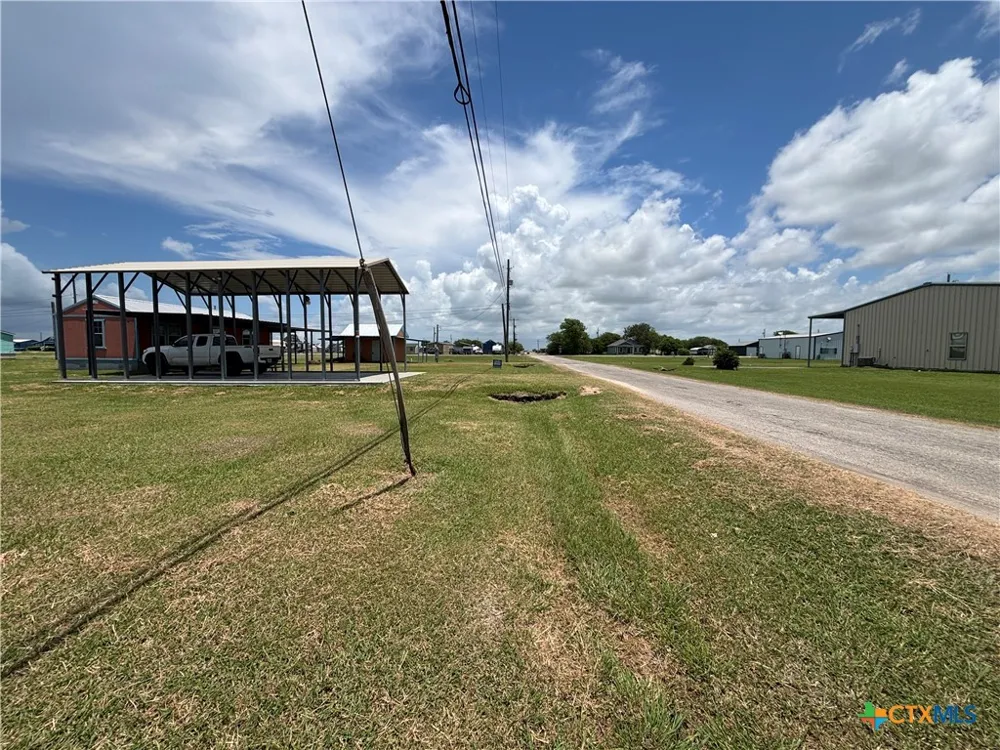 1306 W Broadway Avenue Seadrift, TX 77983