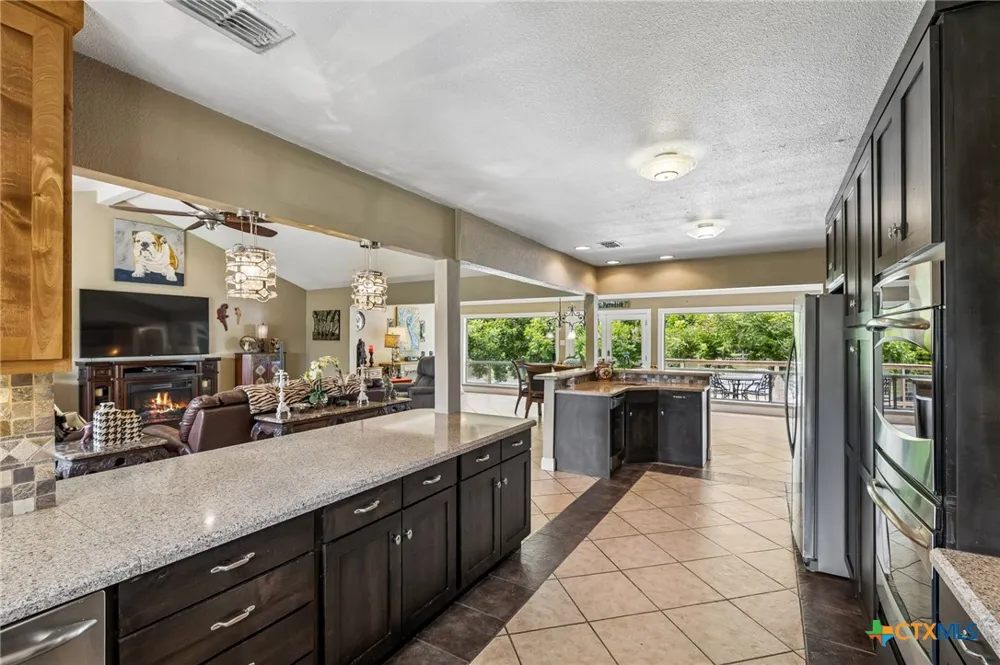 160 Lakeside Drive Seguin, TX 78155