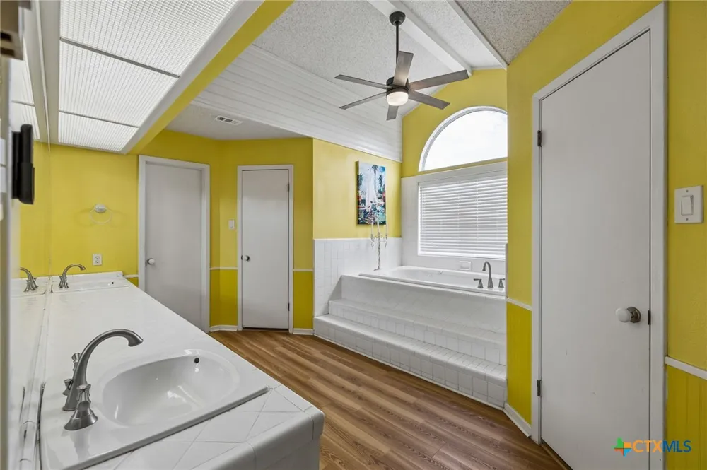 160 Lakeside Drive Seguin, TX 78155