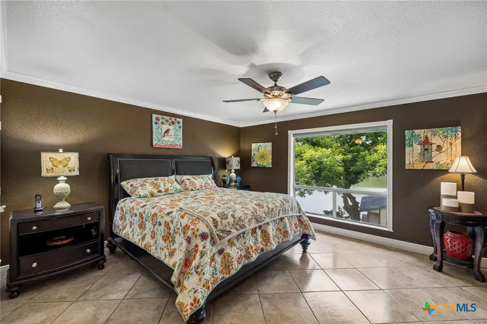 160 Lakeside Drive Seguin, TX 78155