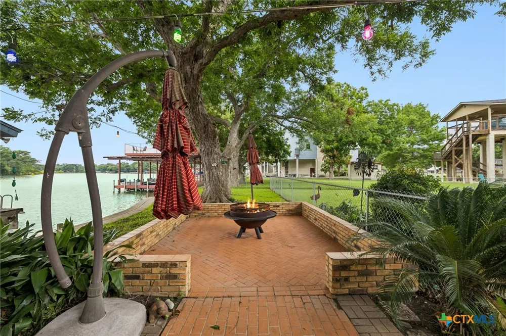 160 Lakeside Drive Seguin, TX 78155