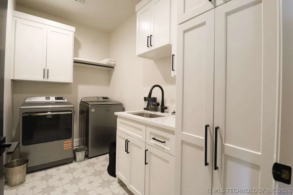 12635 S Granite Avenue Bixby, OK 74008