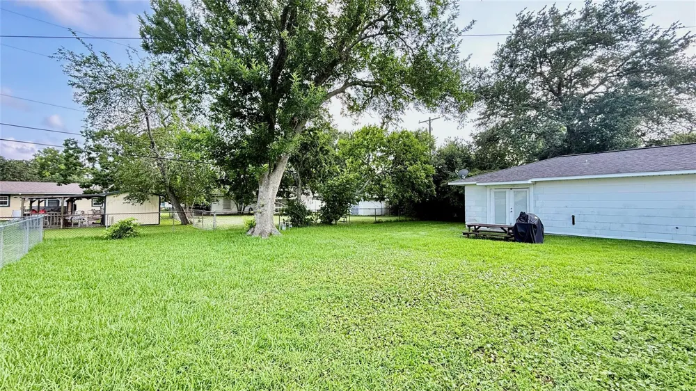 321 20th Avenue Texas City, TX 77590