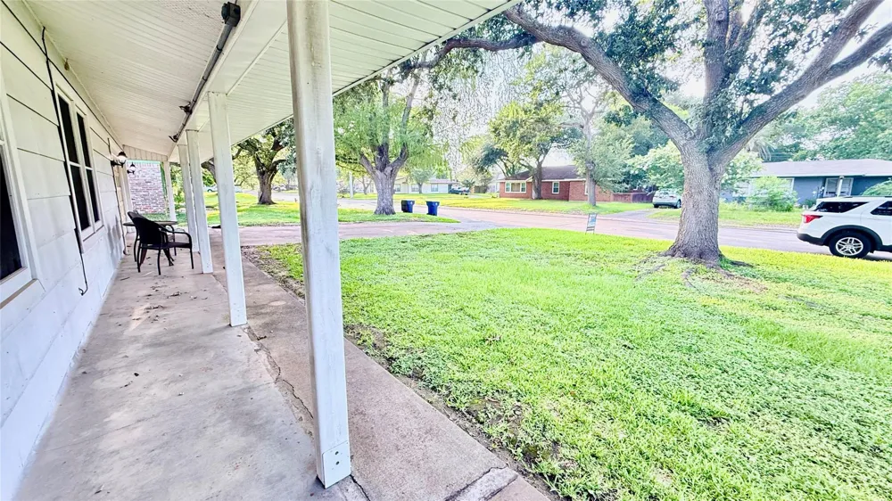 321 20th Avenue Texas City, TX 77590