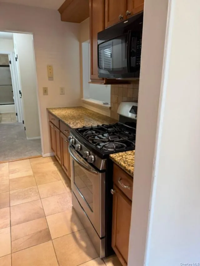 301 Town Hill Road Nanuet, NY 10954