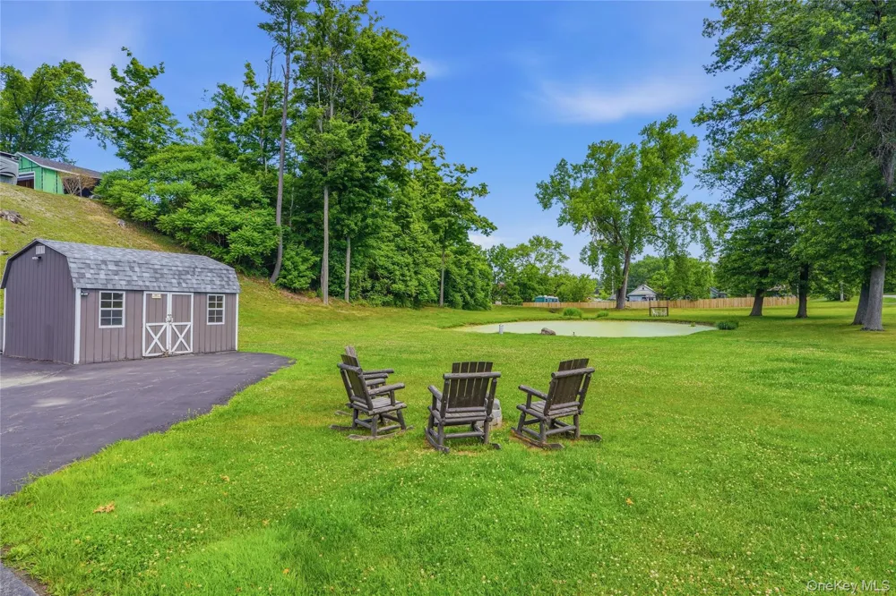 28 Railroad Avenue Saugerties, NY 12477
