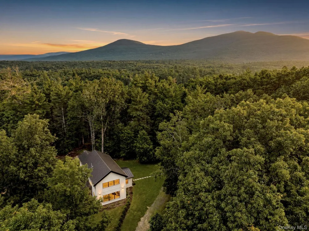 640 Acorn Hill Road Olivebridge, NY 12461