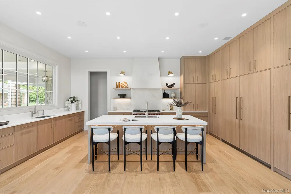 120 Halsey Lane Bridgehampton, NY 11932