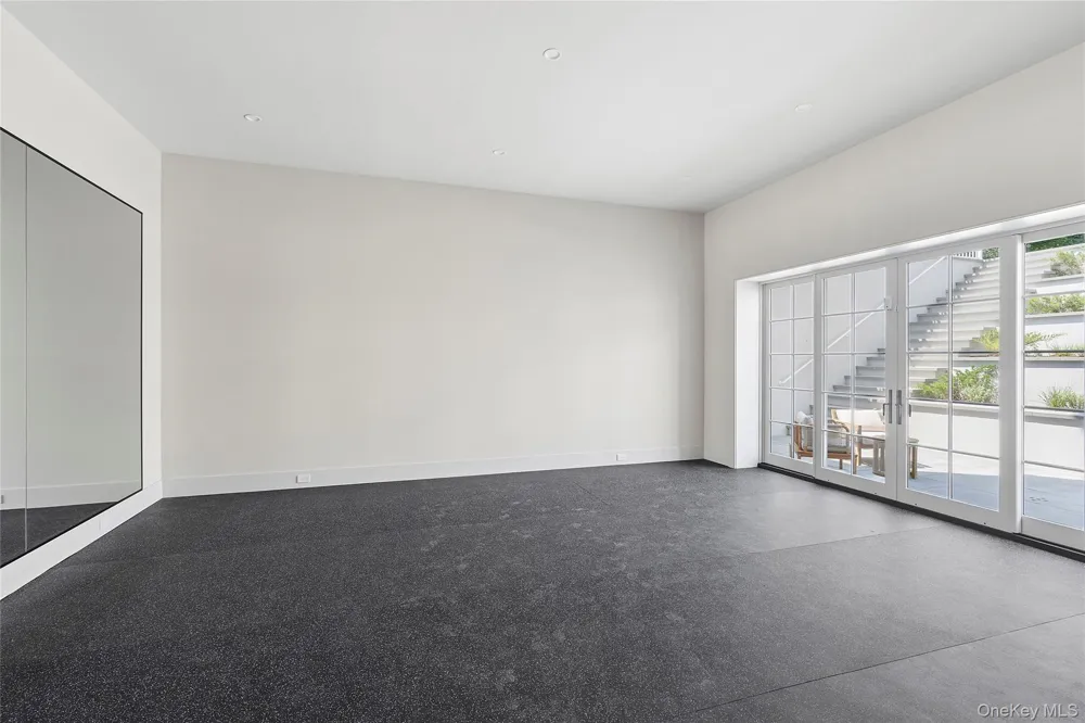 120 Halsey Lane Bridgehampton, NY 11932