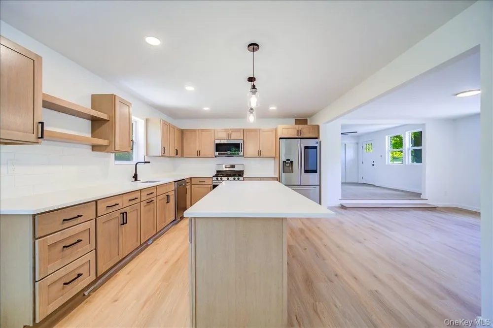 452 Vineyard Avenue Highland, NY 12528