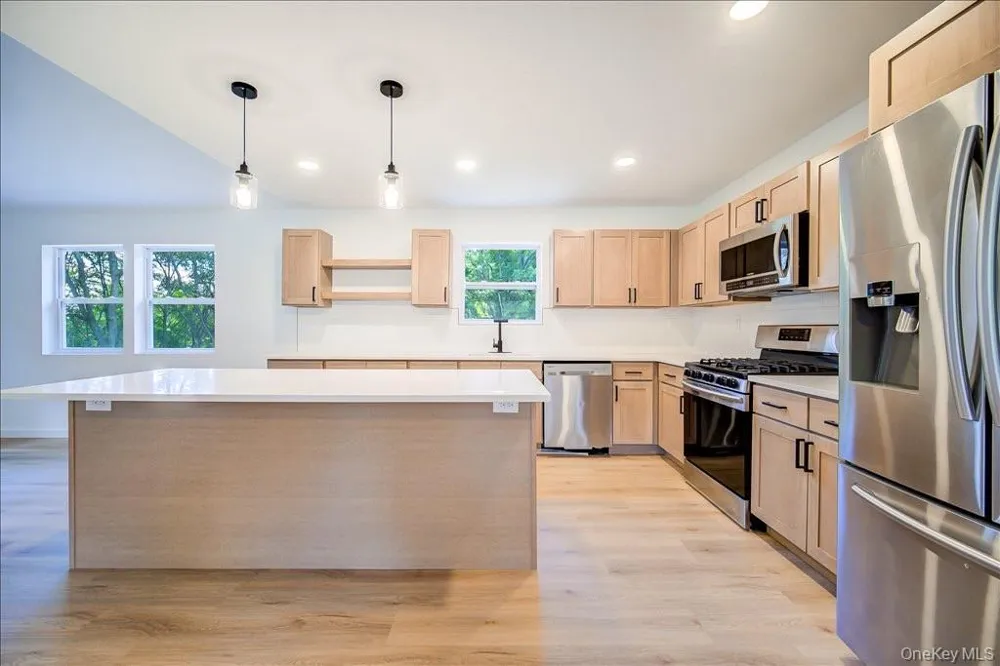 452 Vineyard Avenue Highland, NY 12528