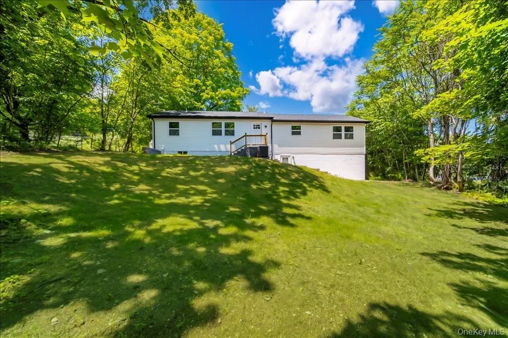 452 Vineyard Avenue Highland, NY 12528