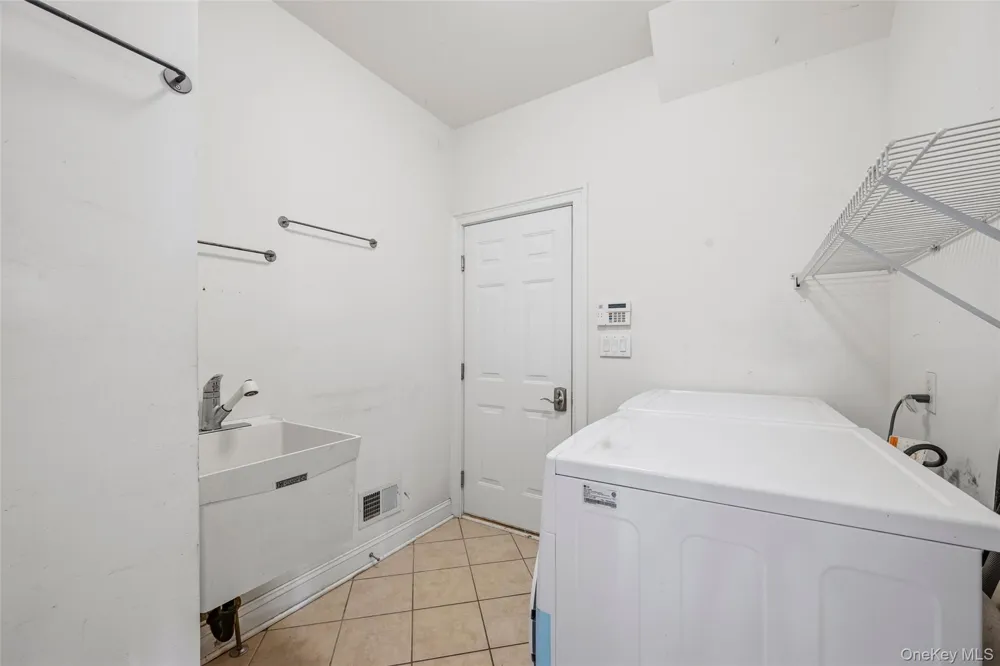 11 Hopeview Court Newburgh, NY 12550