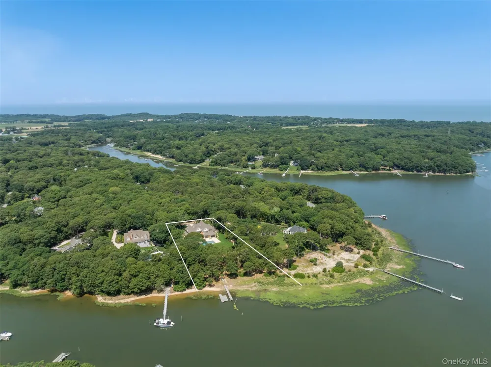 1775 Point Pleasant Road Mattituck, NY 11952
