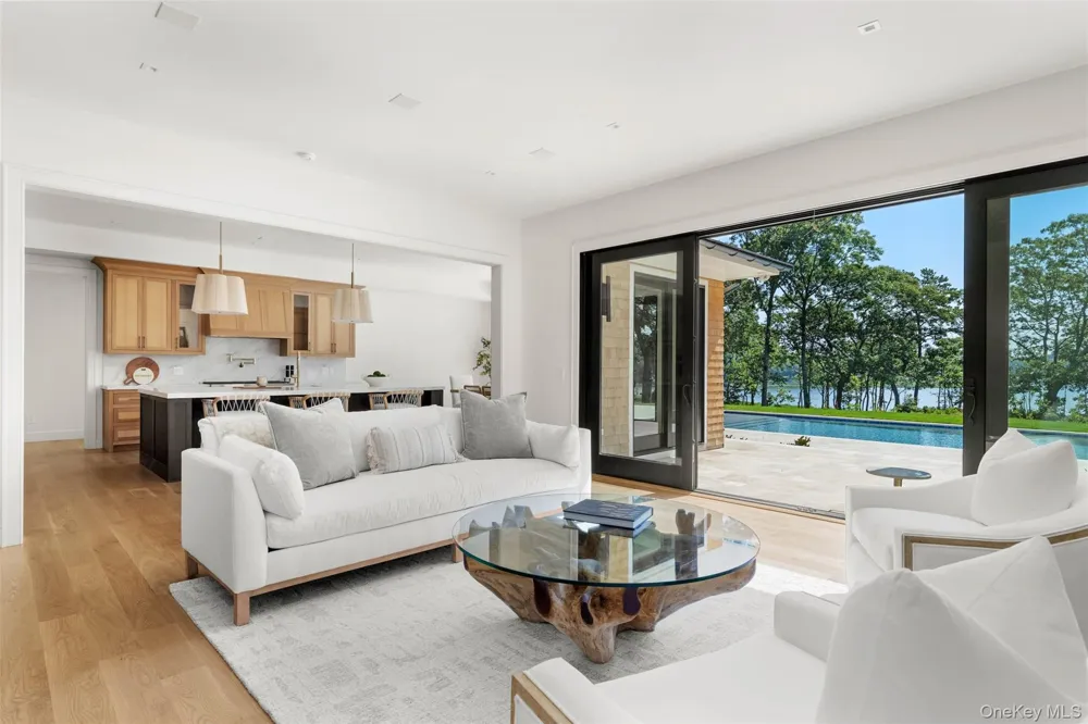 1775 Point Pleasant Road Mattituck, NY 11952