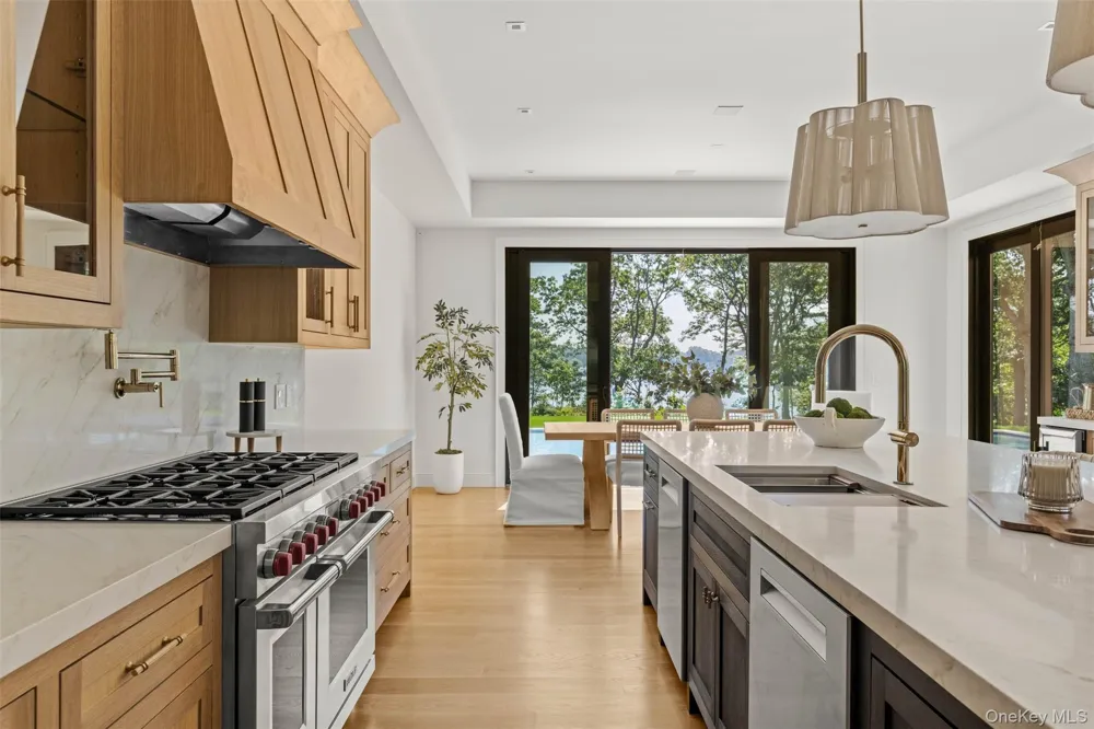 1775 Point Pleasant Road Mattituck, NY 11952