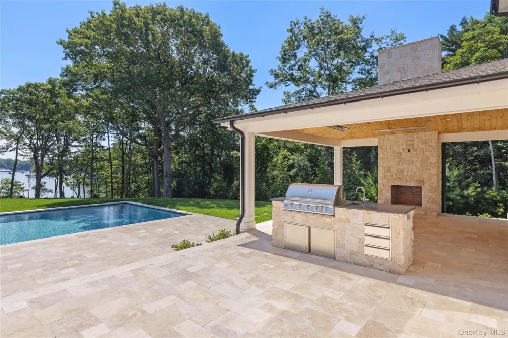 1775 Point Pleasant Road Mattituck, NY 11952