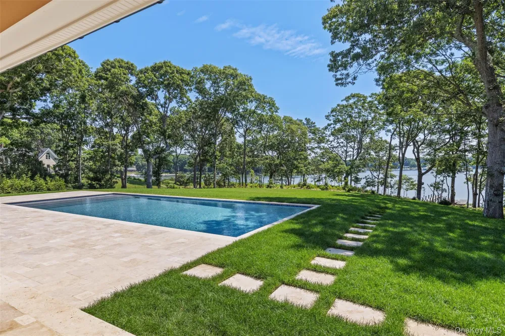 1775 Point Pleasant Road Mattituck, NY 11952