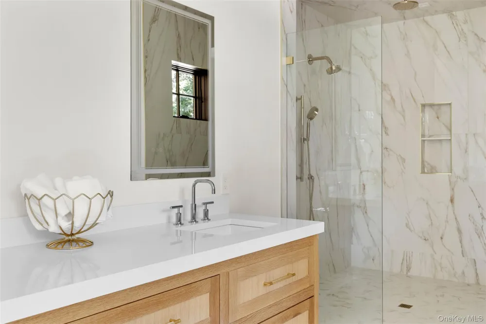 1775 Point Pleasant Road Mattituck, NY 11952