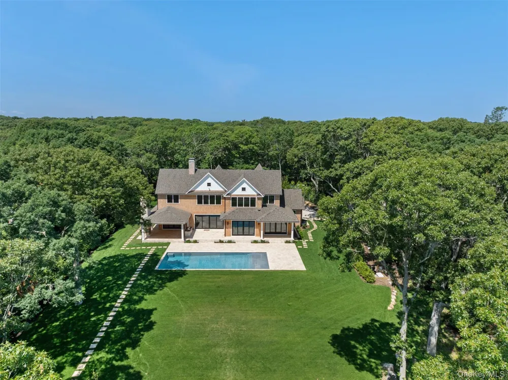 1775 Point Pleasant Road Mattituck, NY 11952