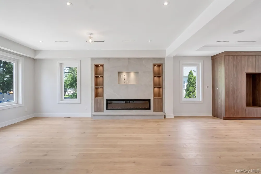 748 Carman Avenue Westbury, NY 11590