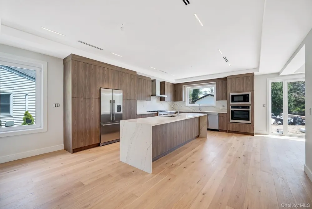 748 Carman Avenue Westbury, NY 11590