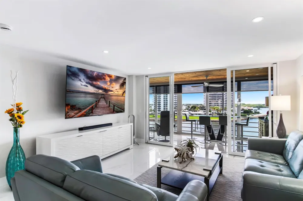 44 Yacht Club Drive #611 North Palm Beach, FL 33408