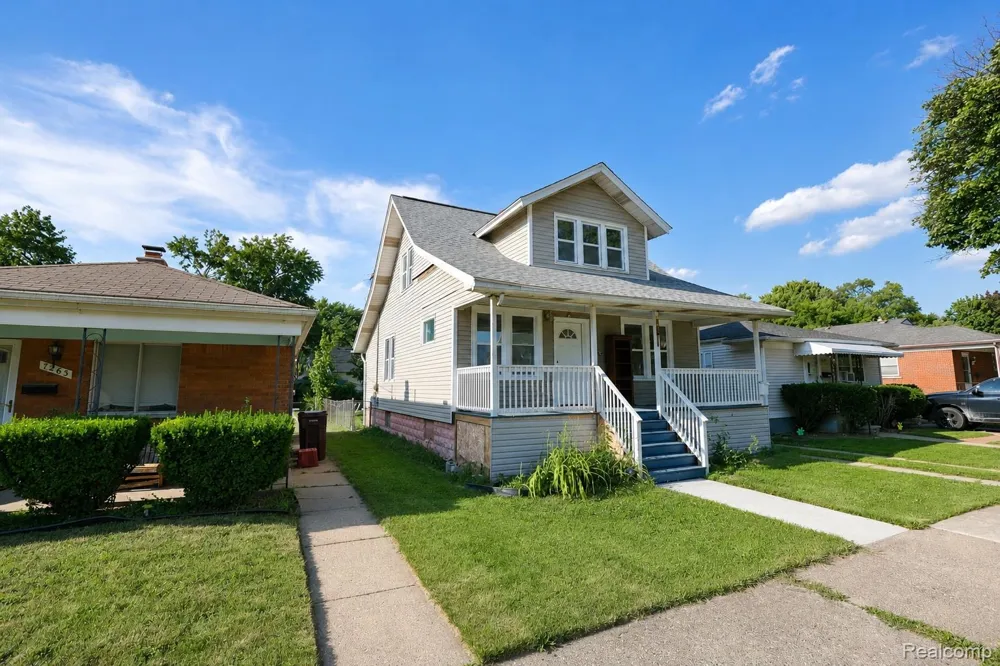 7271 Wiegand Center Line City, MI 48015
