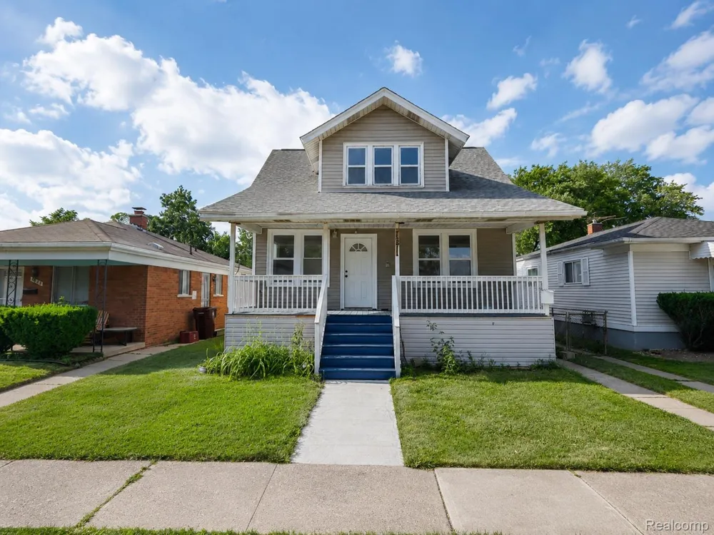 7271 Wiegand Center Line City, MI 48015