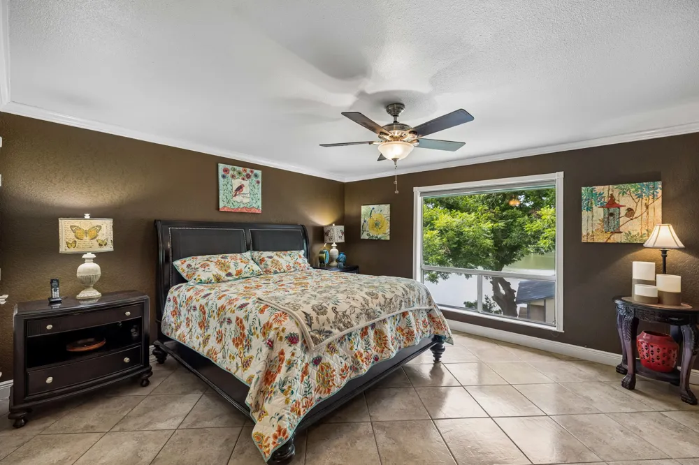 160 Lakeside Drive Seguin, TX 78155