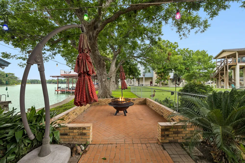 160 Lakeside Drive Seguin, TX 78155