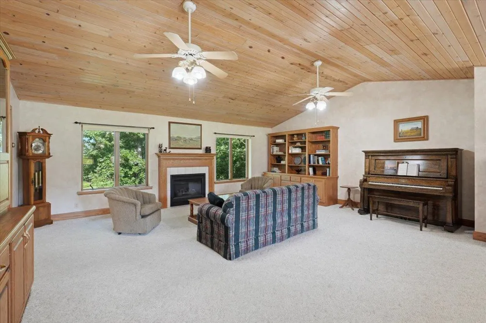 462 270th Street Woodville, WI 54028