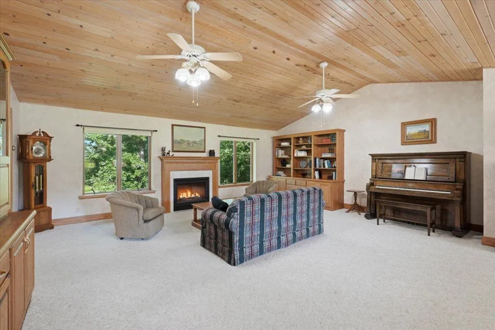 462 270th Street Woodville, WI 54028