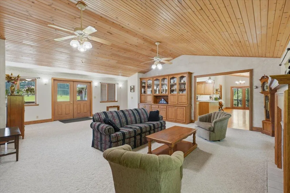 462 270th Street Woodville, WI 54028