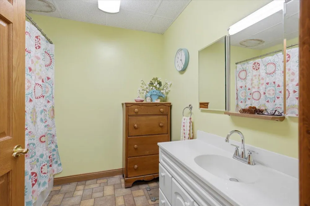 462 270th Street Woodville, WI 54028