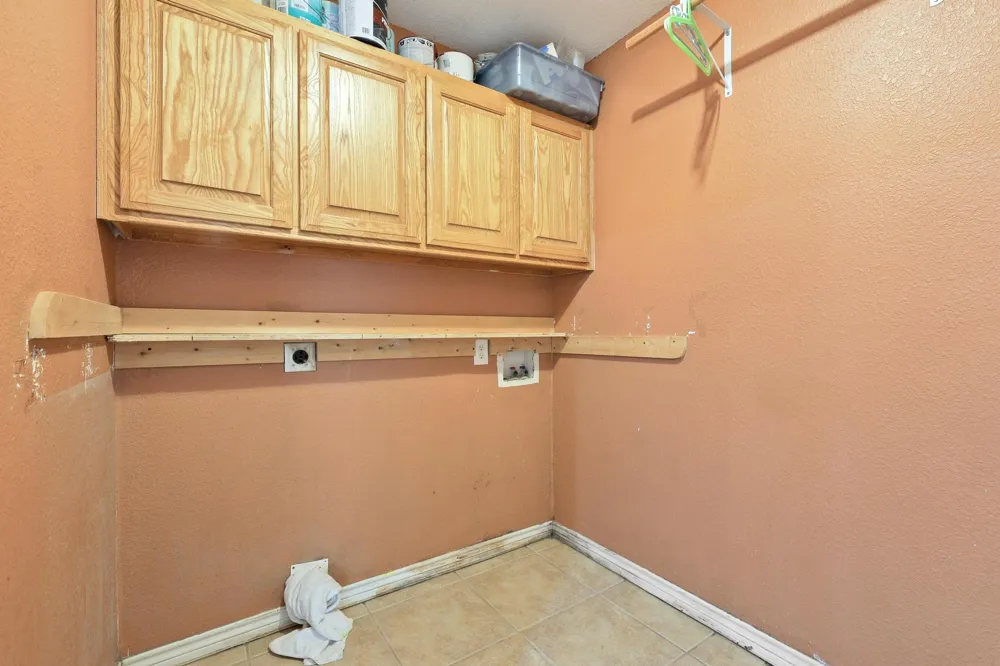 207 W South Street Whitesboro, TX 76273