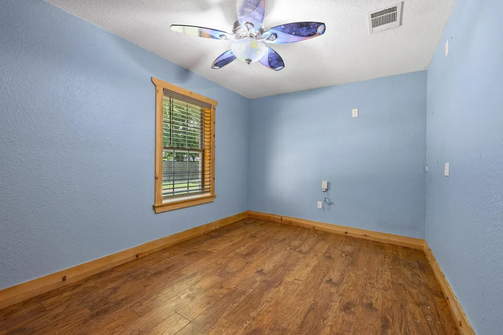 207 W South Street Whitesboro, TX 76273