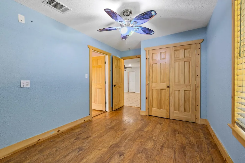 207 W South Street Whitesboro, TX 76273