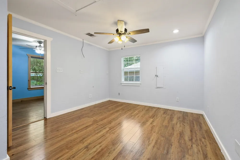 207 W South Street Whitesboro, TX 76273