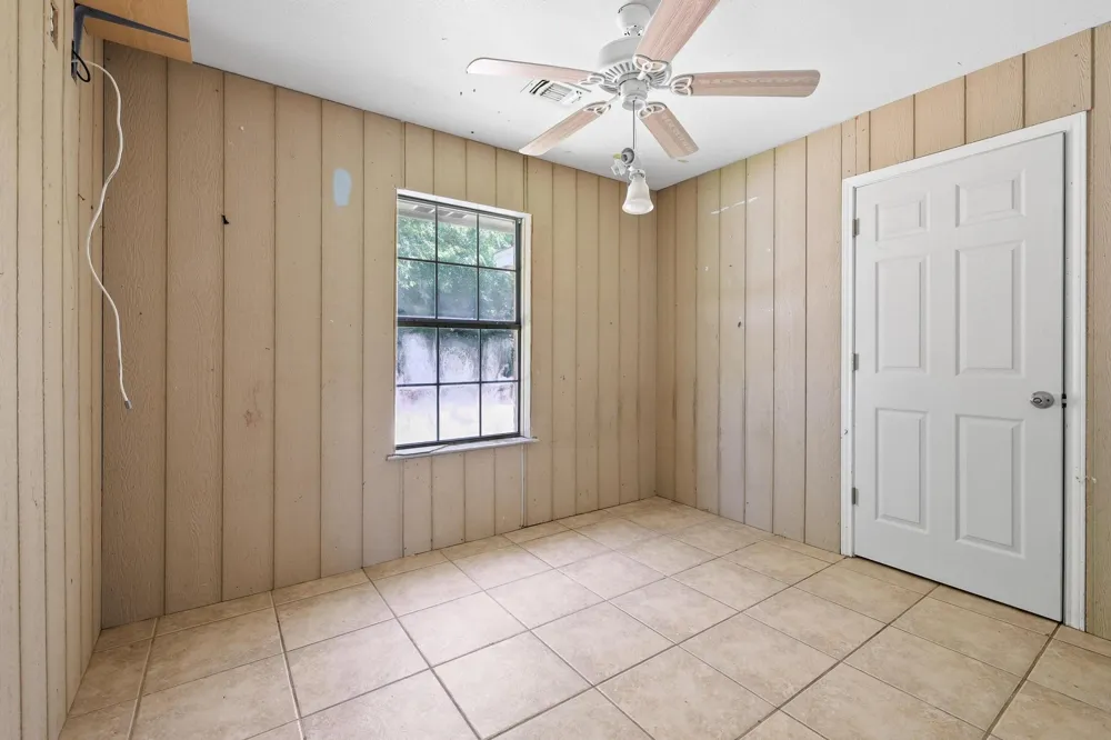 207 W South Street Whitesboro, TX 76273