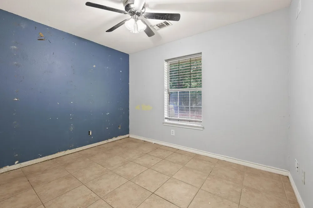 207 W South Street Whitesboro, TX 76273
