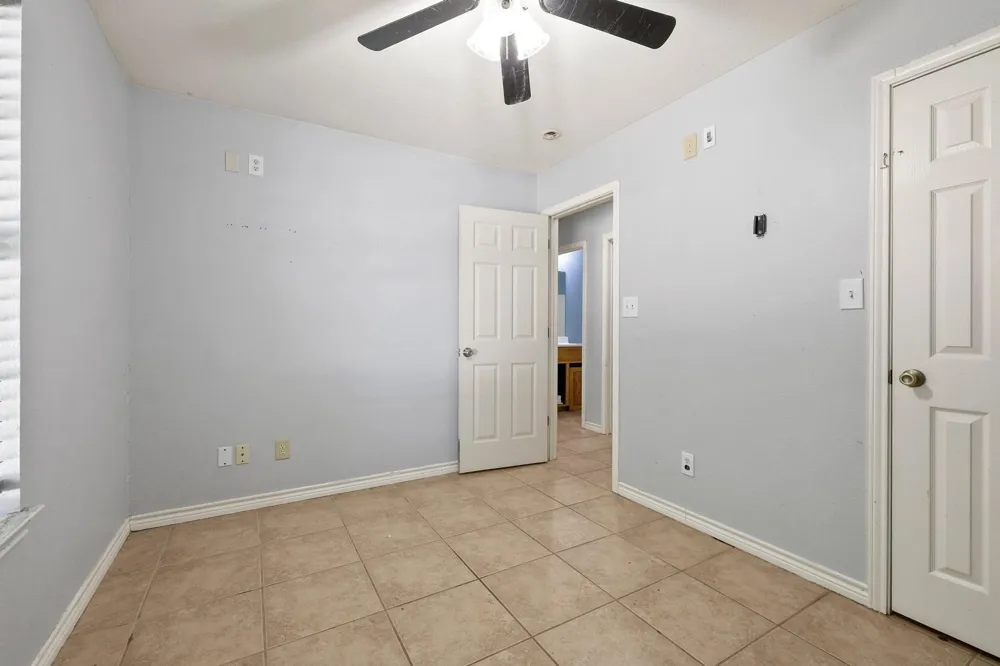 207 W South Street Whitesboro, TX 76273
