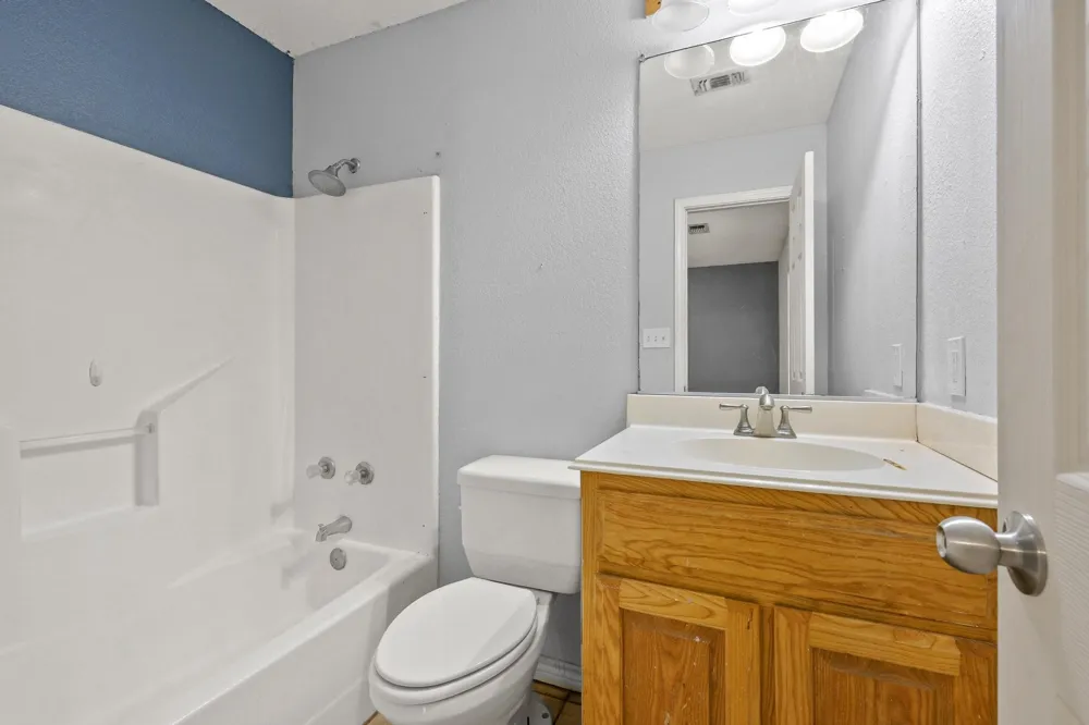 207 W South Street Whitesboro, TX 76273