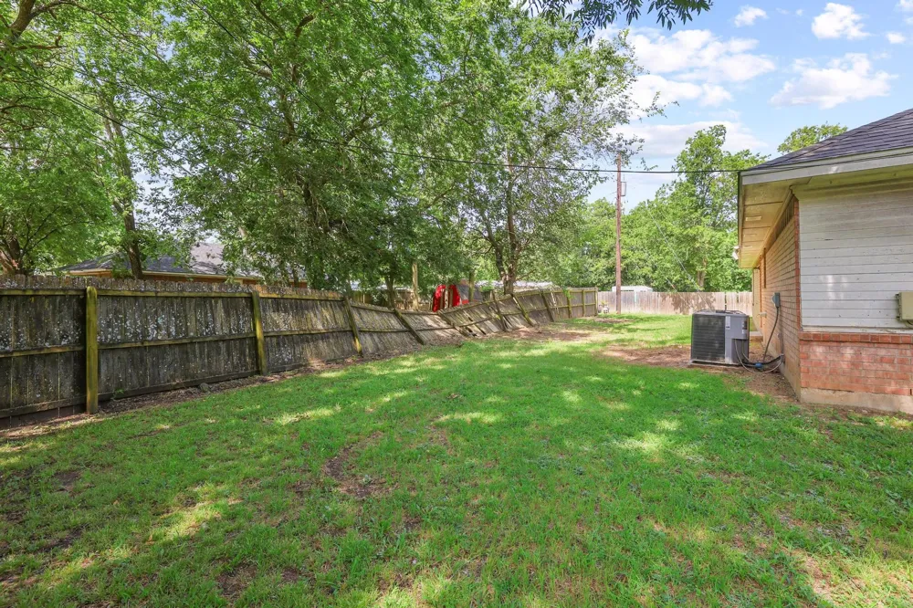 207 W South Street Whitesboro, TX 76273