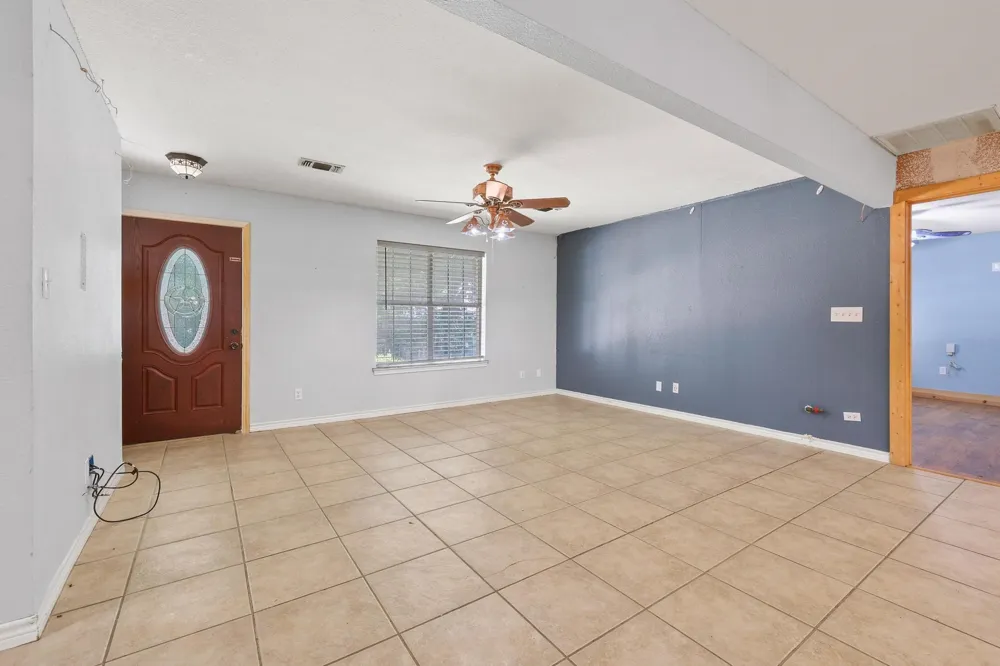 207 W South Street Whitesboro, TX 76273