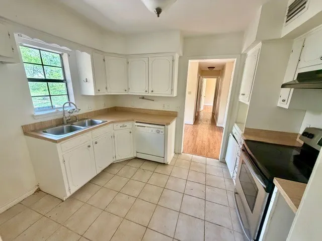 210 W Houston Street Leonard, TX 75452