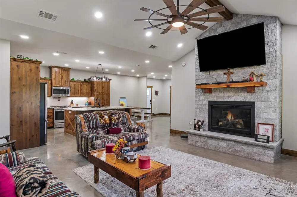 182 VZ County Road 1228 Canton, TX 75103