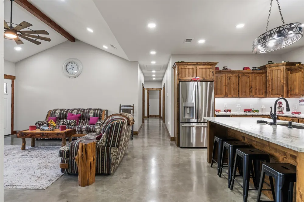 182 VZ County Road 1228 Canton, TX 75103